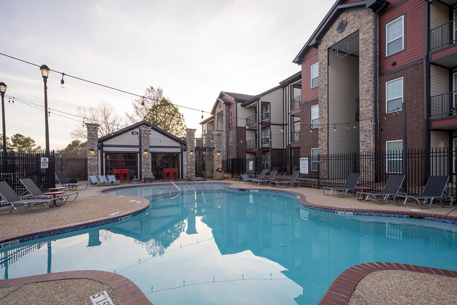 Pool—Exterior—Hill-Place–18